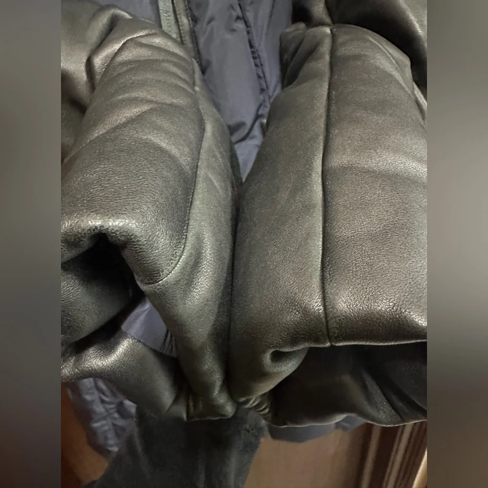 Mackage Leather Sleeves Navy Blue/Black PUFFER Jacket Size XS EUC - Picture 14 of 15